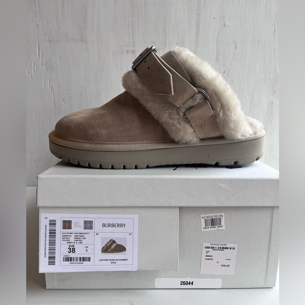 BURBERRY Snug Genuine Shearling Clog- Hunter Size 38 - Picture 5 of 13